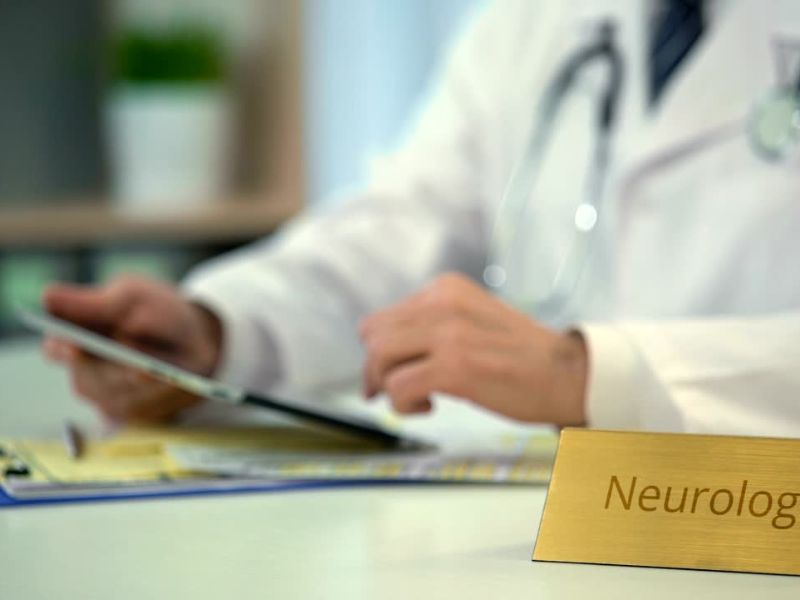 Kako izgleda pregled kod neurologa? Šta možete očekivati?
